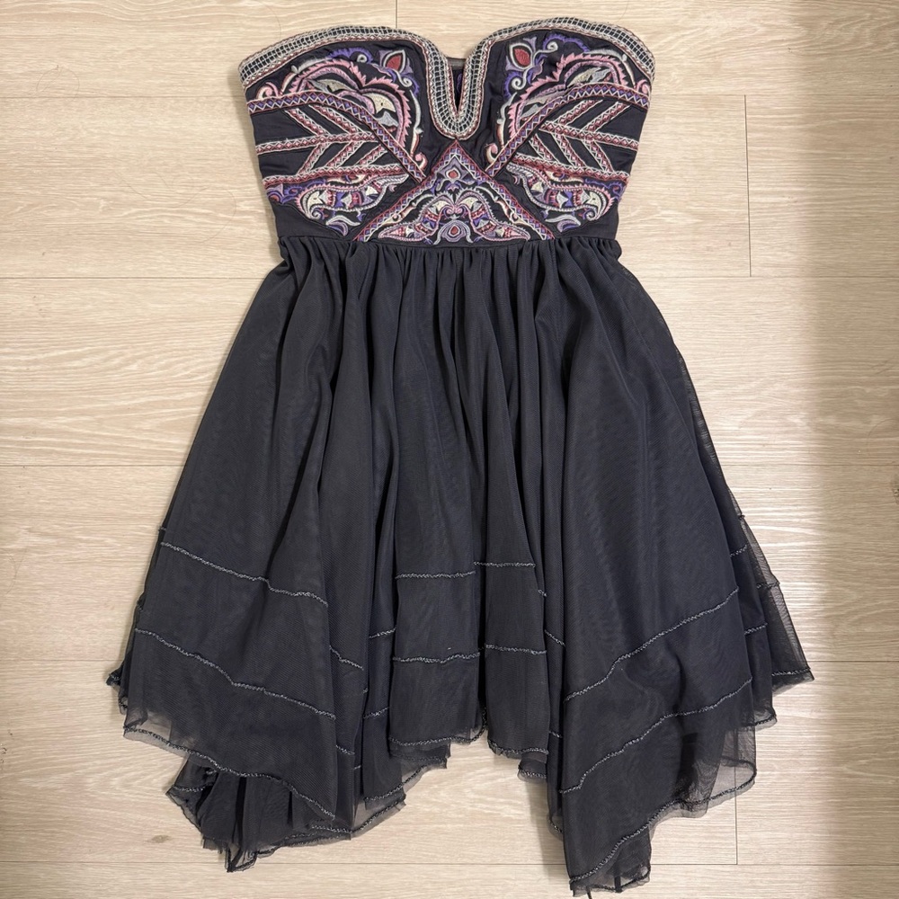 Free People Tulle Strapless Mini Dress Size 2 Boho Embroidered Poufy Skirt